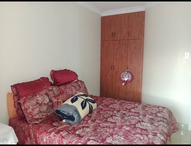 4 BEDROOM FREEHOLD FOR SALE IN HAYFIELDS